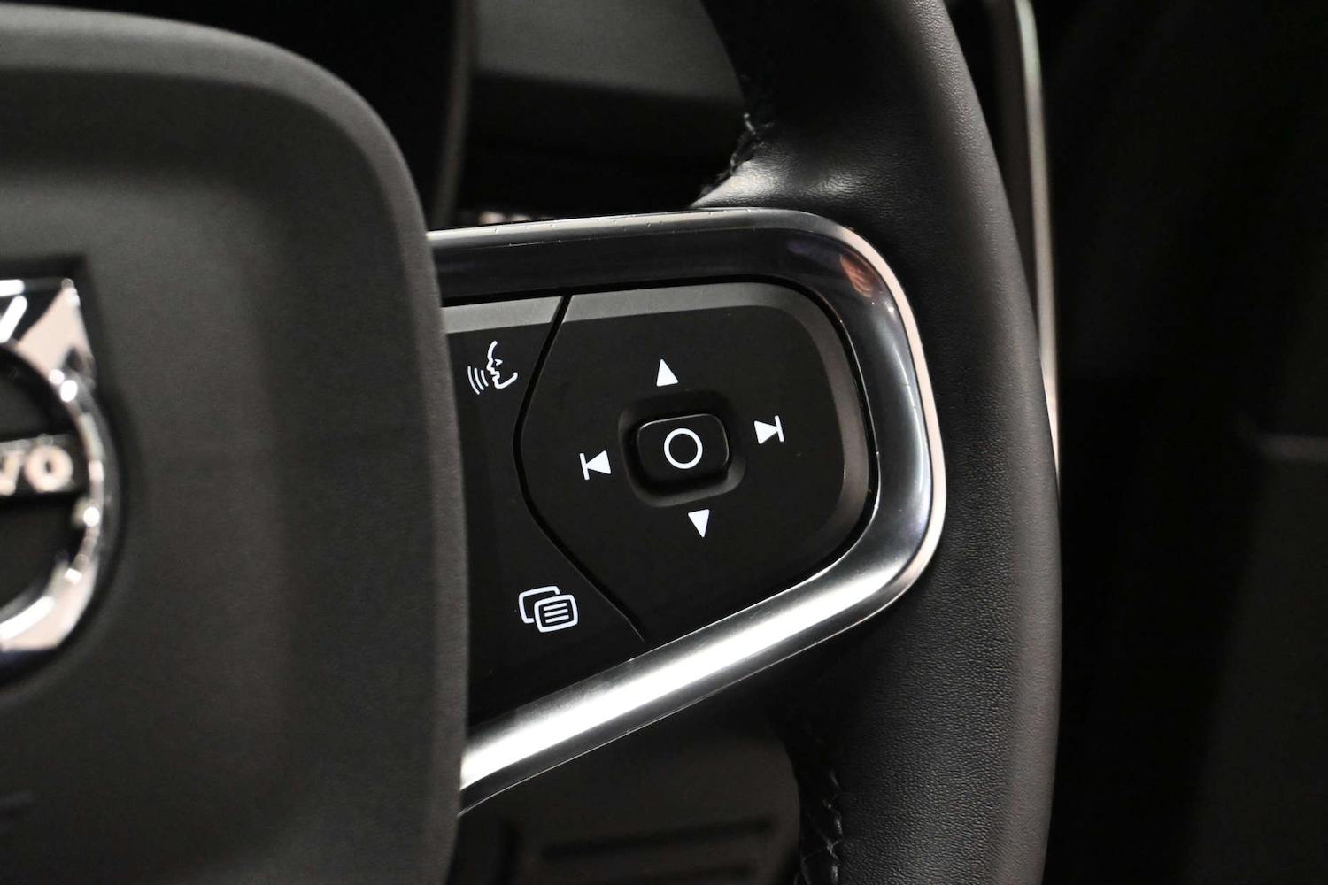 Used Volvo XC40 2022 for sale - 77189550: Photo 43