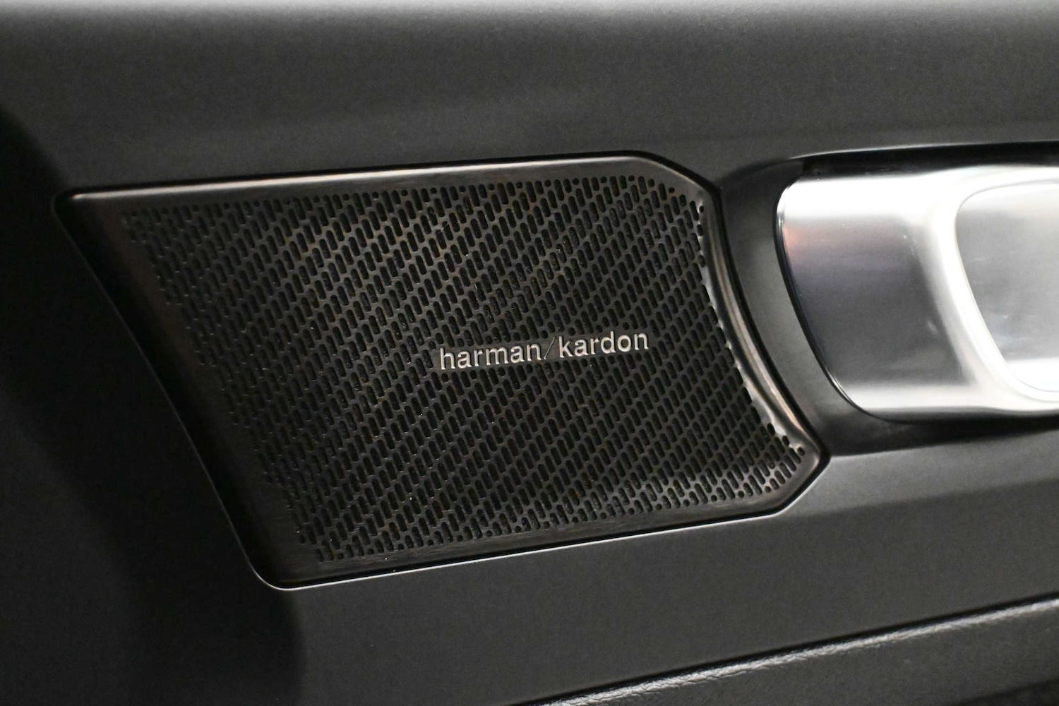 Used Volvo XC40 2022 for sale - 77189550: Photo 9