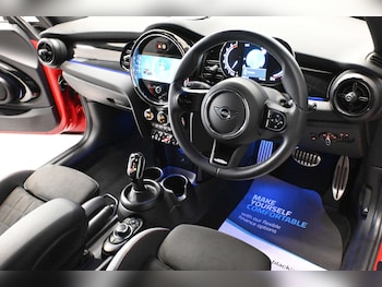 Used MINI Hatch 2023 for sale - 76710457: Photo