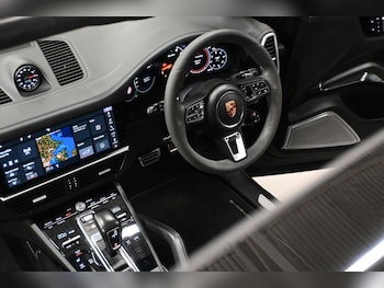 Used Porsche Cayenne 2018 for sale - 77422839: Photo