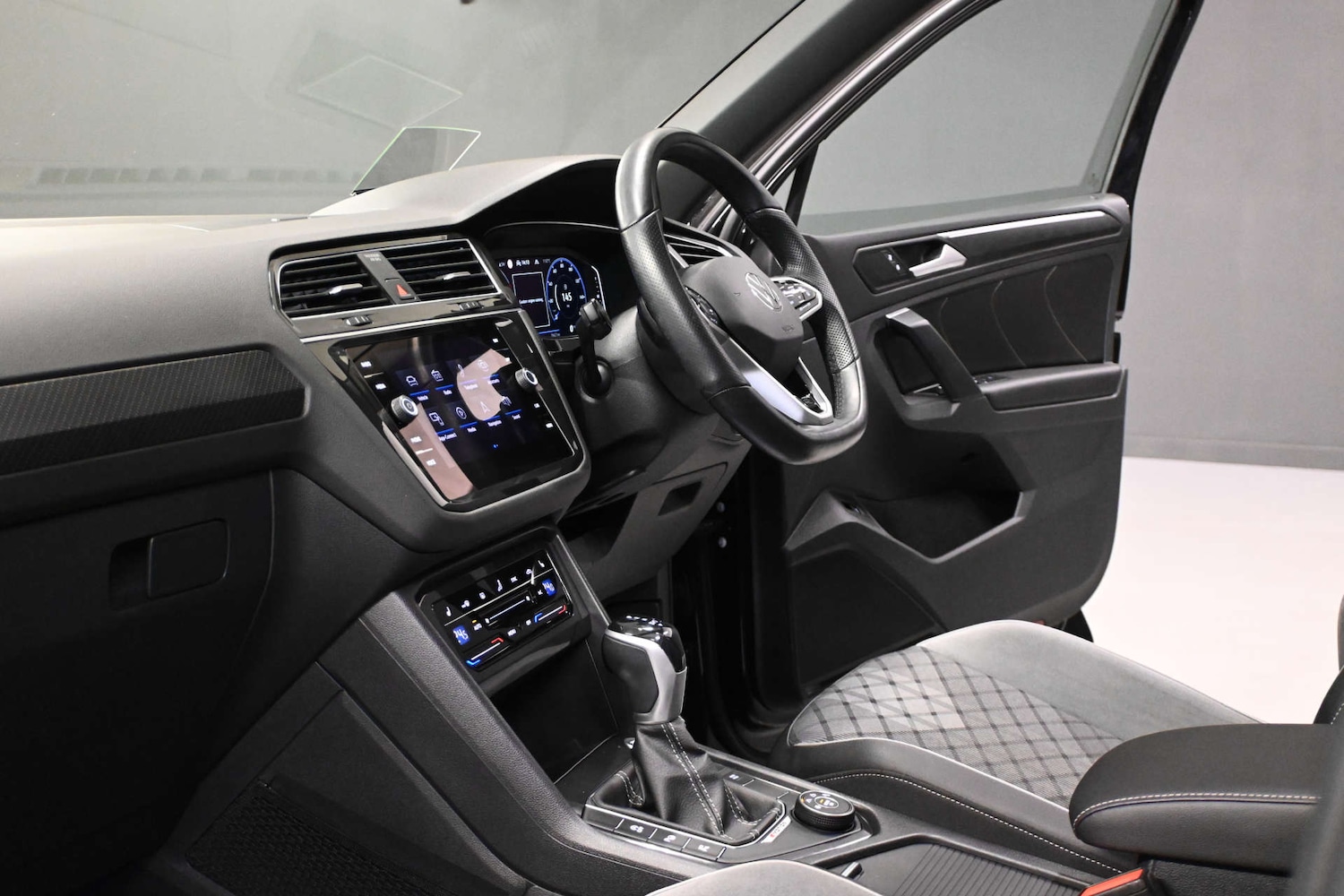 Used Volkswagen Tiguan 2022 for sale - 76710469: Photo 45