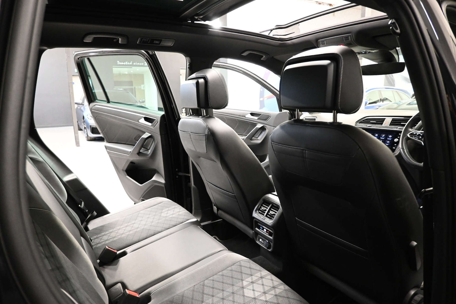 Used Volkswagen Tiguan 2022 for sale - 76710469: Photo 54