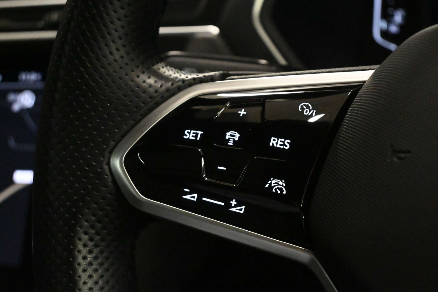 Used Volkswagen Tiguan 2022 for sale - 76710469: Photo 65