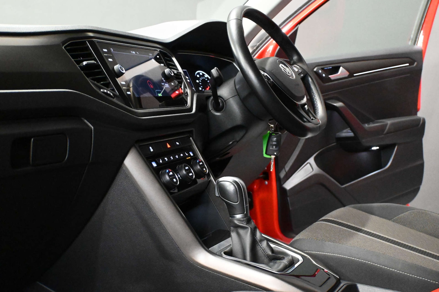 Used Volkswagen T-Roc 2018 for sale - 76919200: Photo 19