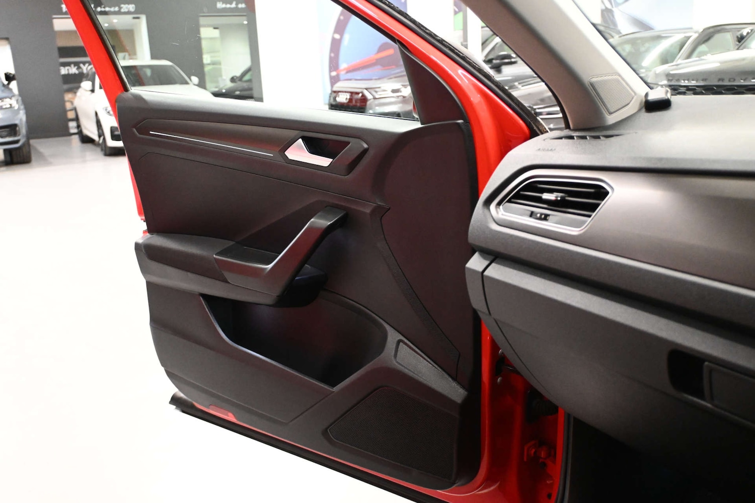 Used Volkswagen T-Roc 2018 for sale - 76919200: Photo 39