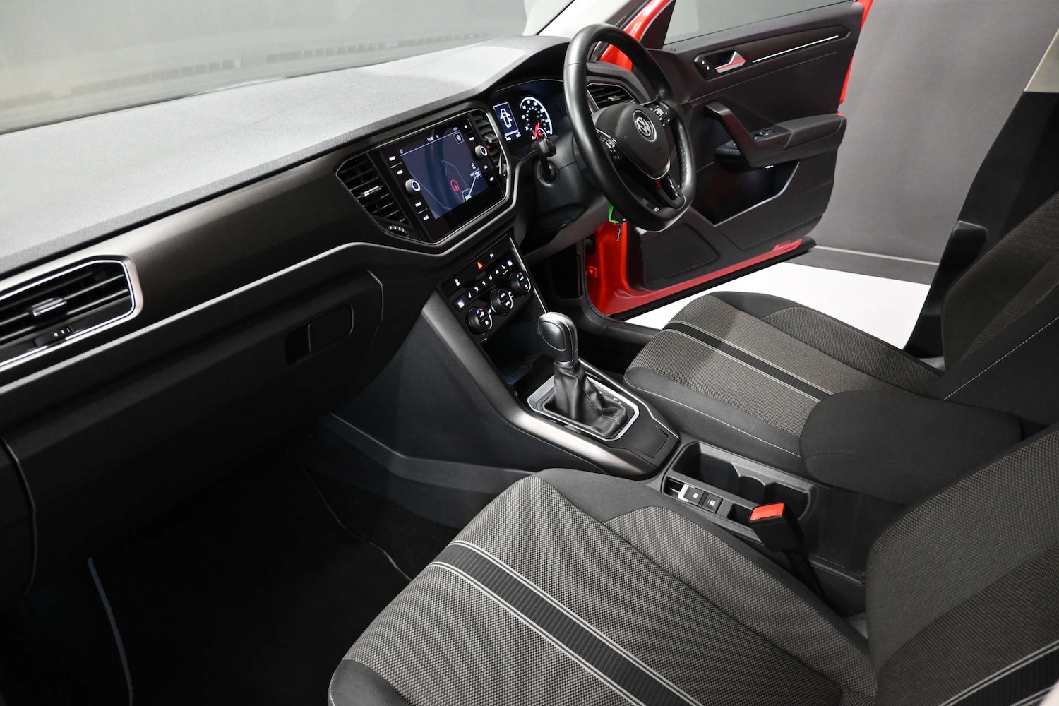 Used Volkswagen T-Roc 2018 for sale - 76919200: Photo 41