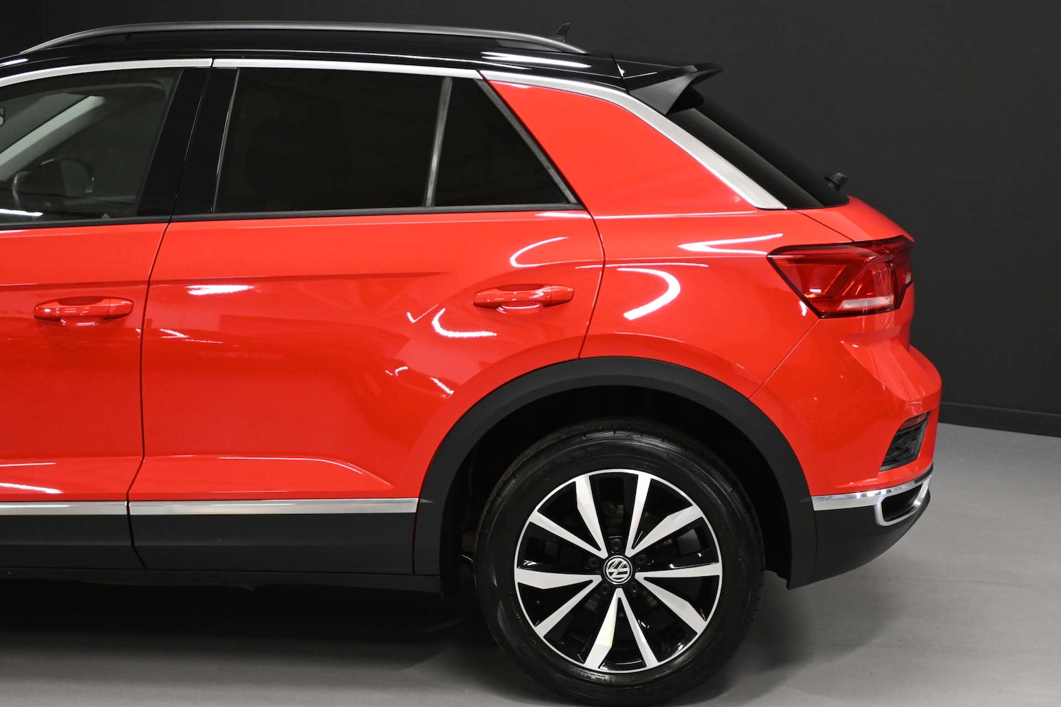 Used Volkswagen T-Roc 2018 for sale - 76919200: Photo 9