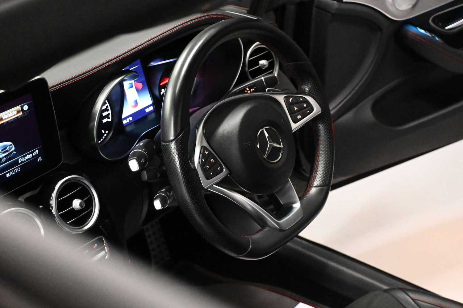 Used Mercedes-Benz C Class 2018 for sale - 76710461: Photo 48