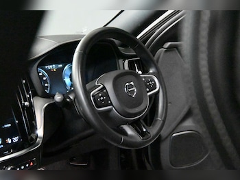 Used Volvo V60 2021 for sale - 77652970: Photo