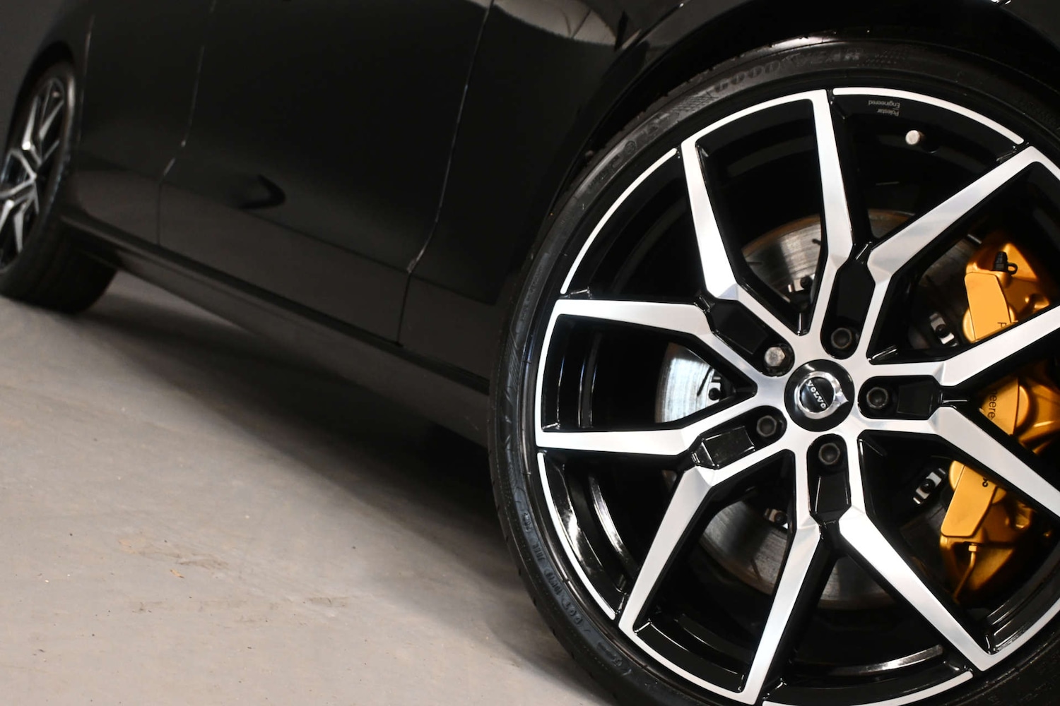 Used Volvo V60 2021 for sale - 77652970: Photo 5