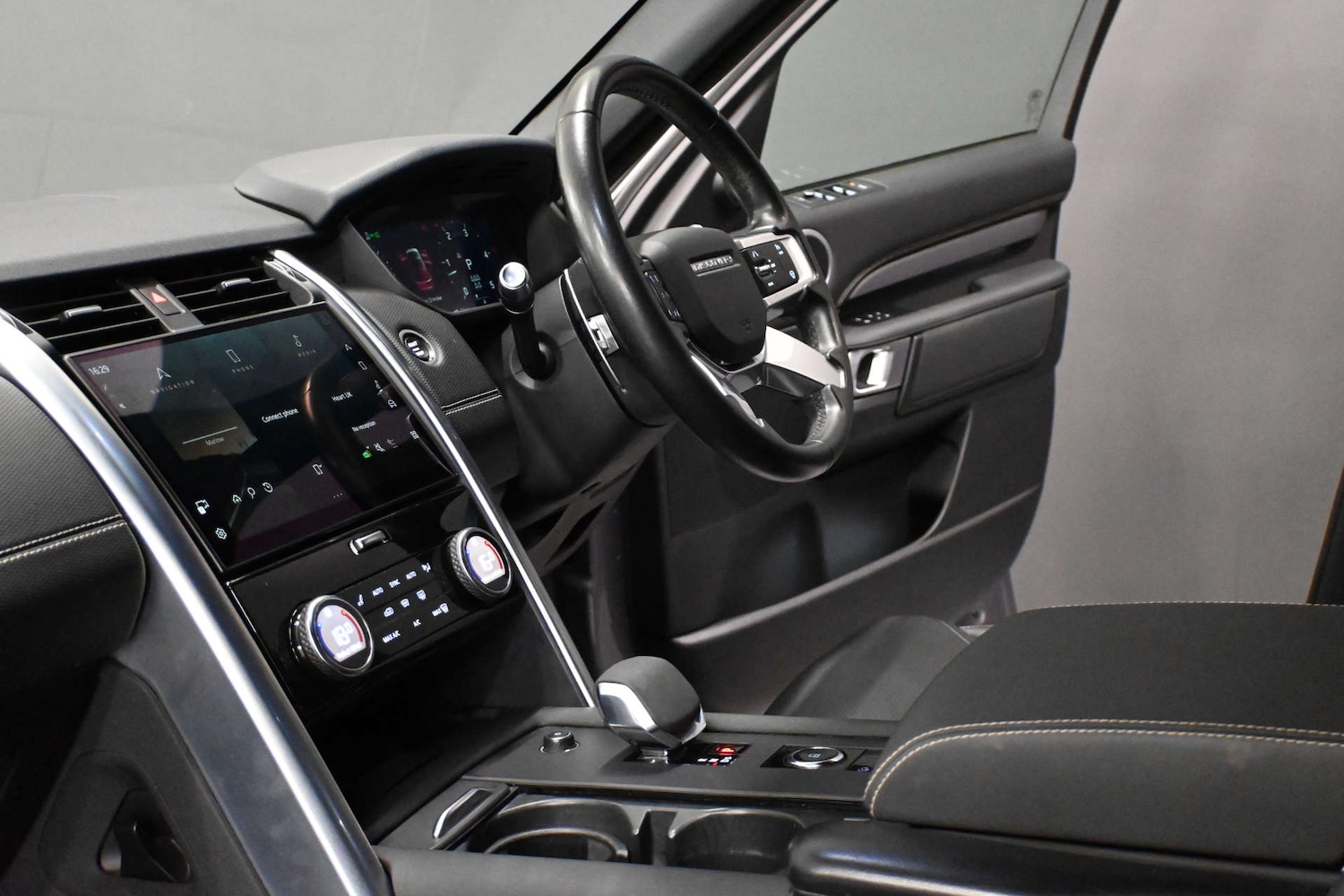 Used Land Rover Discovery 2021 for sale - 76710474: Photo 31