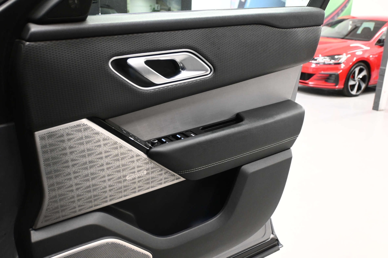 Used Land Rover Range Rover Velar 2020 for sale - 77380727: Photo 38