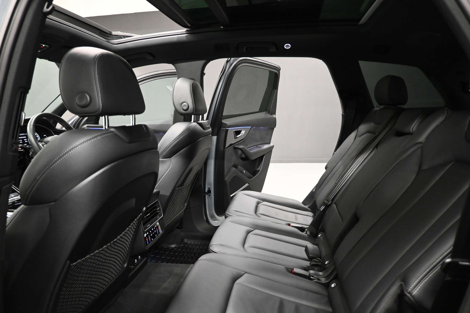 Used Audi Q7 2023 for sale - 76765024: Photo 11