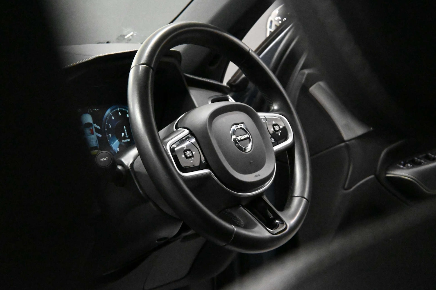 Used Volvo XC90 2021 for sale - 76923106: Photo 4