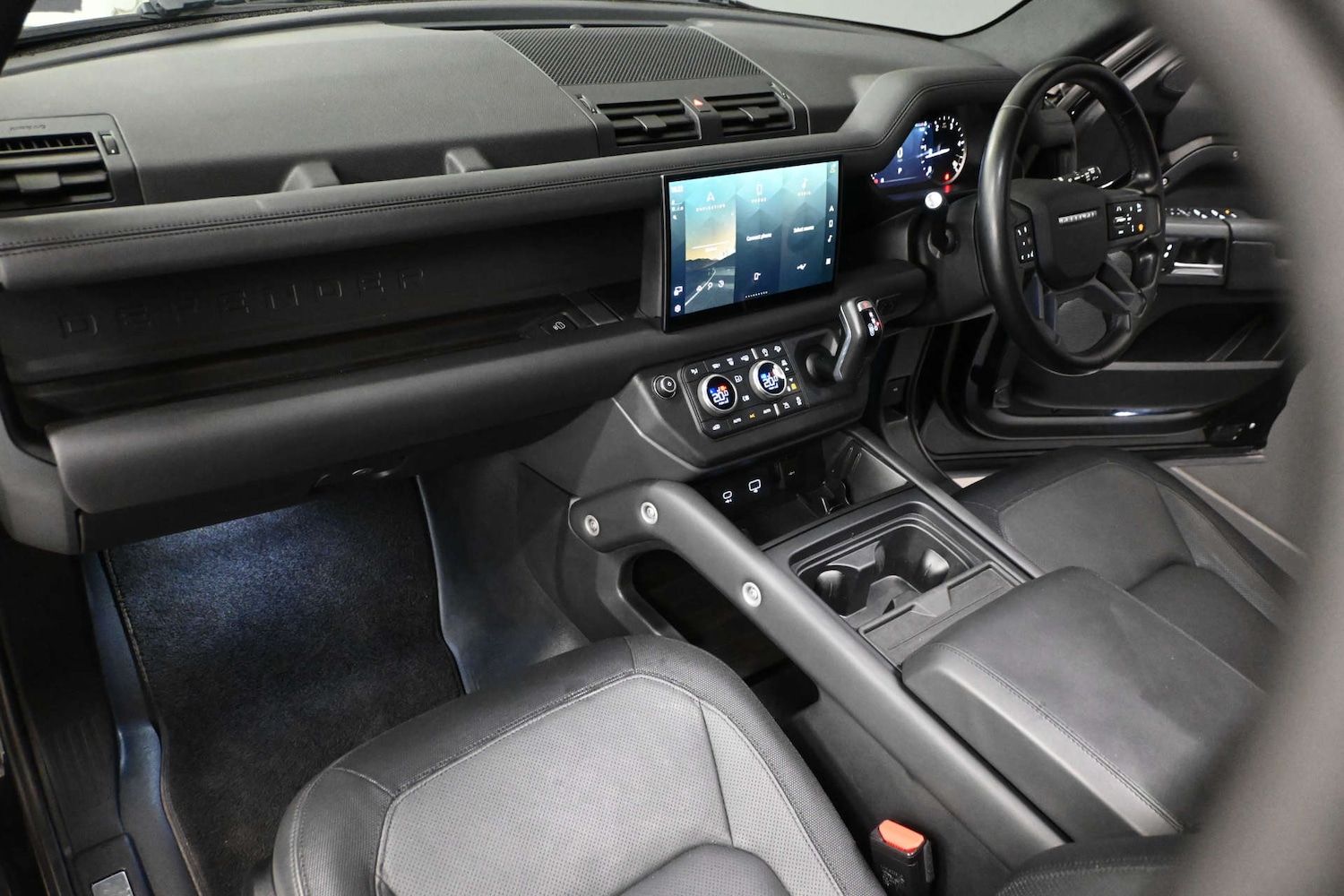 Used Land Rover Defender 2023 for sale - 77632197: Photo 11