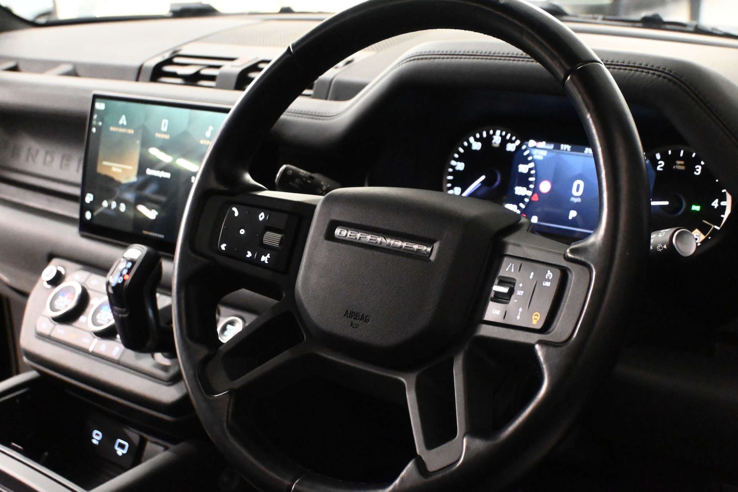 Used Land Rover Defender 2023 for sale - 77632197: Photo 14