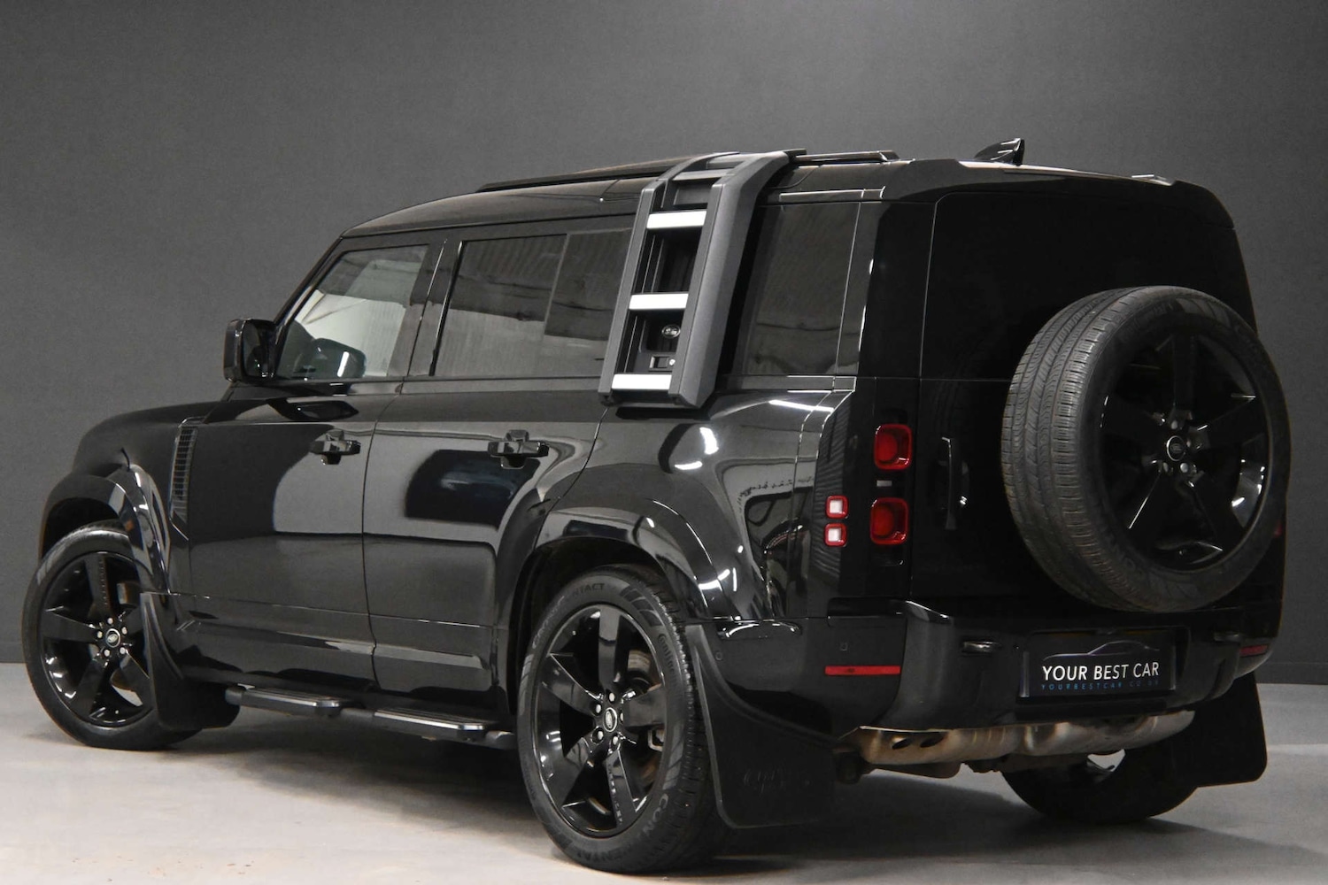 Used Land Rover Defender 2023 for sale - 77632197: Photo 2