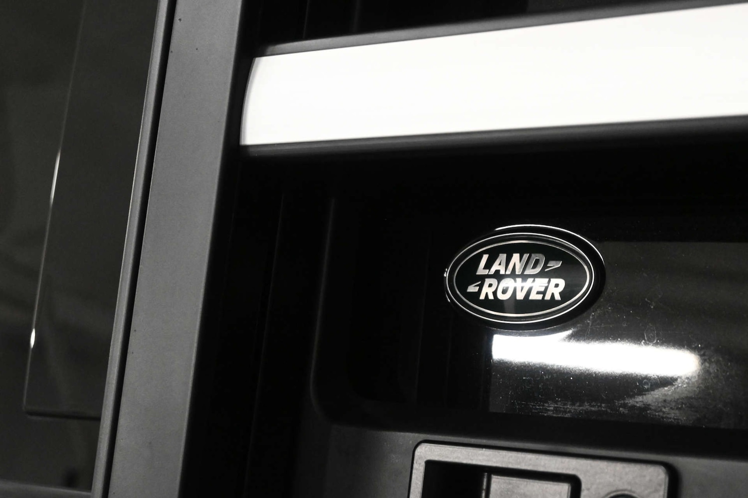 Used Land Rover Defender 2023 for sale - 77632197: Photo 28