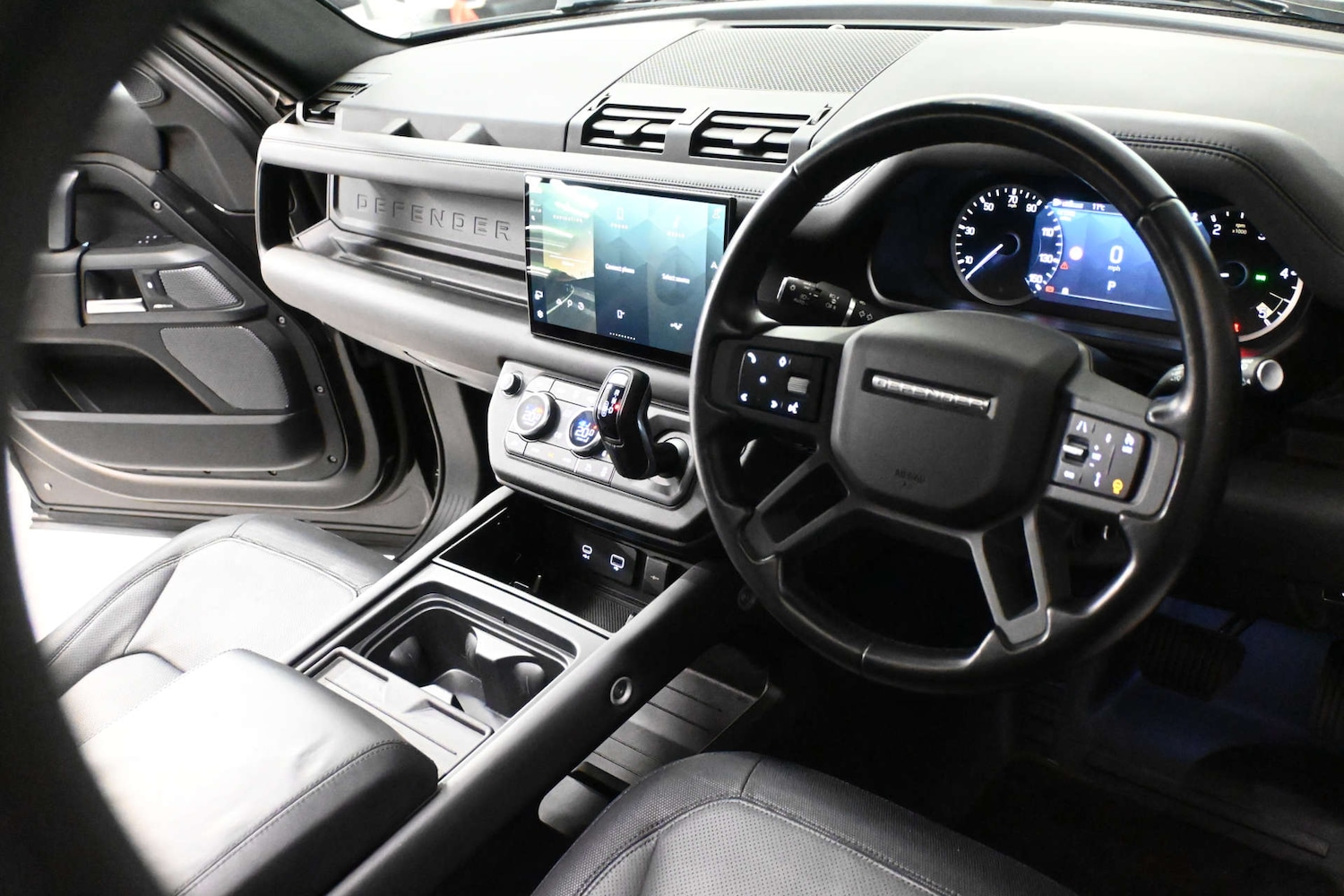 Used Land Rover Defender 2023 for sale - 77632197: Photo 33