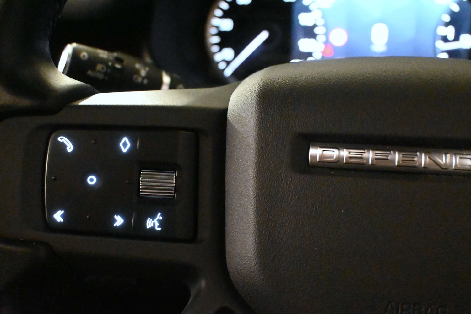 Used Land Rover Defender 2023 for sale - 77632197: Photo 37