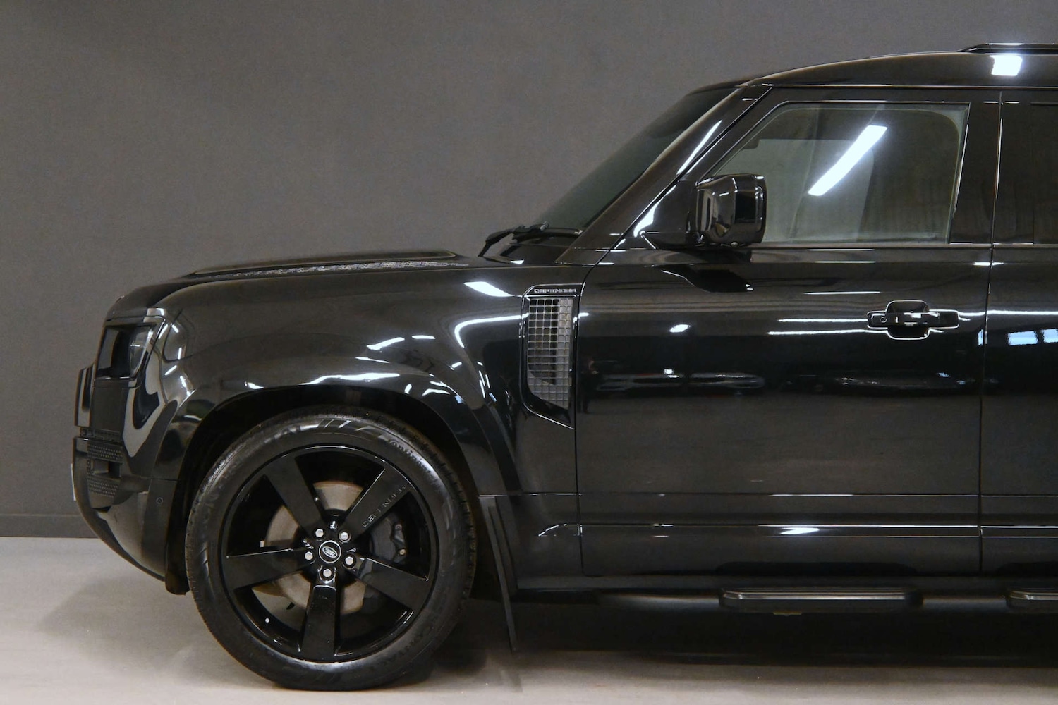 Used Land Rover Defender 2023 for sale - 77632197: Photo 39