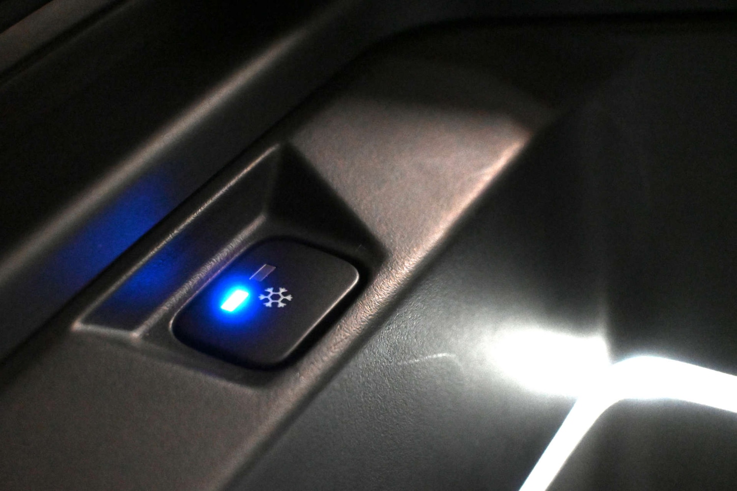 Used Land Rover Defender 2023 for sale - 77632197: Photo 42