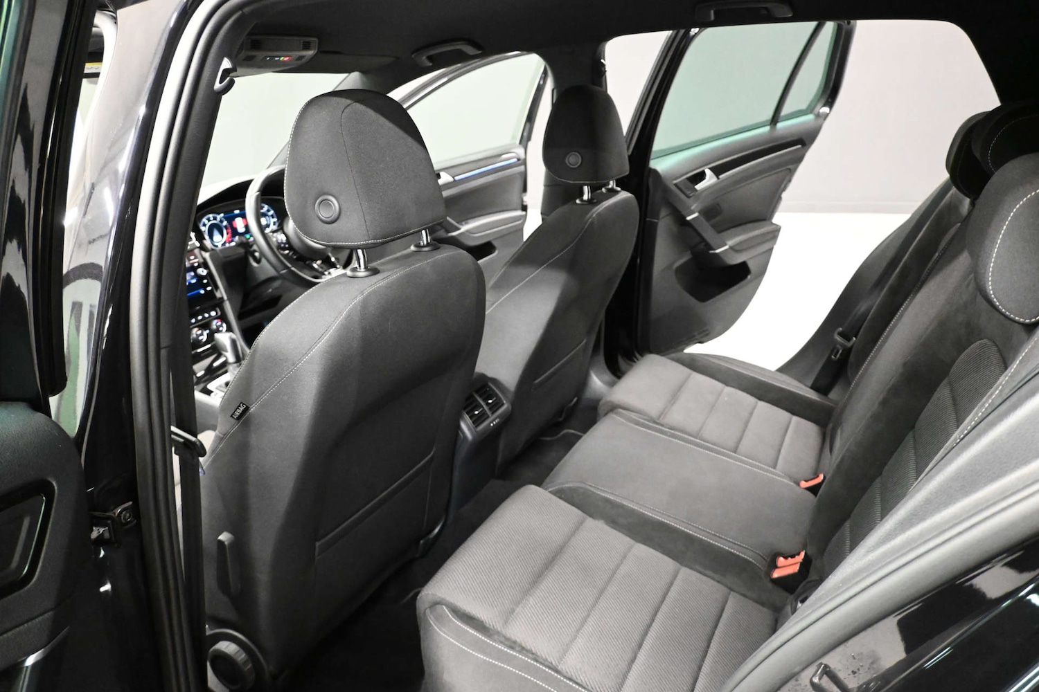 Used Volkswagen Golf 2019 for sale - 76710464: Photo 33