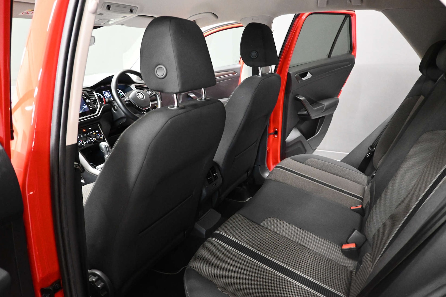 Used Volkswagen T-Roc 2018 for sale - 76739821: Photo 17