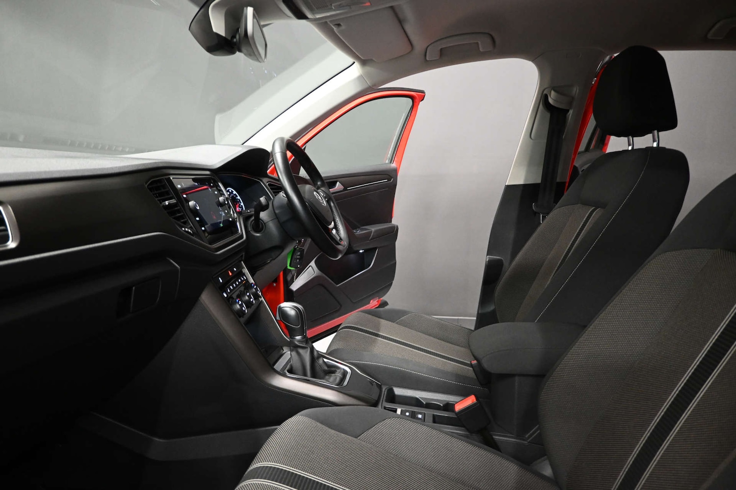 Used Volkswagen T-Roc 2018 for sale - 76739821: Photo 27