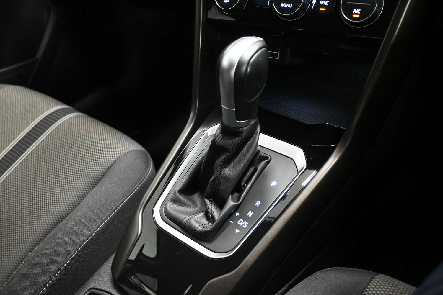 Used Volkswagen T-Roc 2018 for sale - 76739821: Photo 51