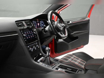 Used Volkswagen Golf 2019 for sale - 77328590: Photo