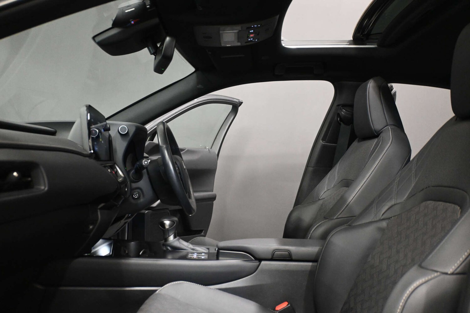 Used Lexus UX 2023 for sale - 77877254: Photo 17