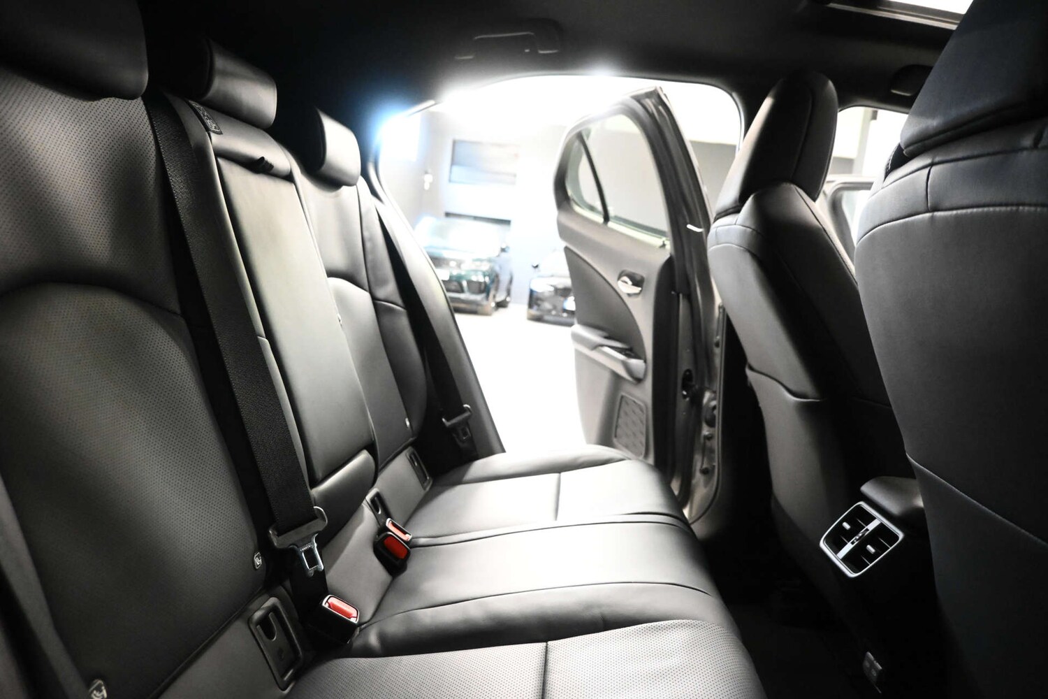 Used Lexus UX 2023 for sale - 77877254: Photo 32