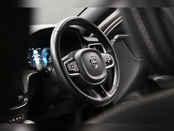 Used Volvo V60 2022 for sale - 78938883: Photo