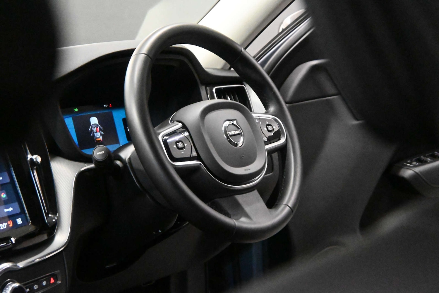 Used Volvo XC60 2023 for sale - 78111341: Photo 4