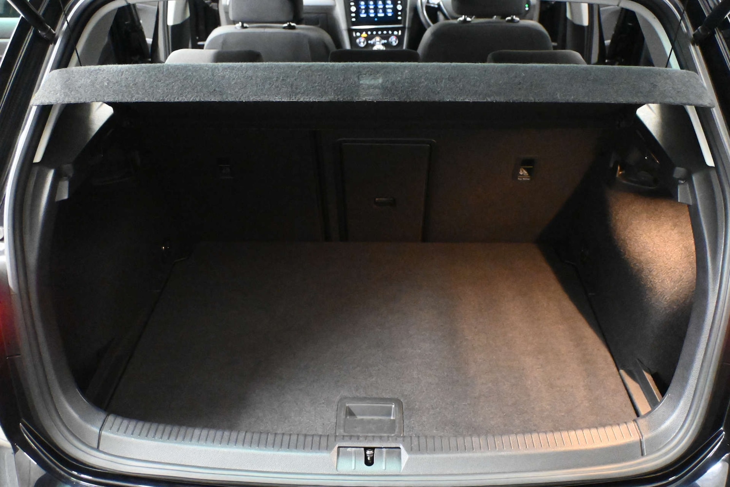 Used Volkswagen Golf 2020 for sale - 77299379: Photo 38