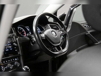 Used Volkswagen Golf 2020 for sale - 77299379: Photo