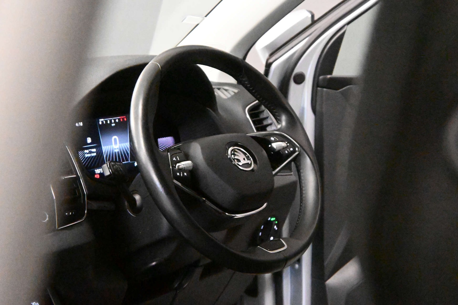 Used Skoda Karoq 2023 for sale - 77693730: Photo 4