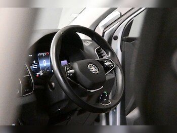 Used Skoda Karoq 2023 for sale - 77693730: Photo