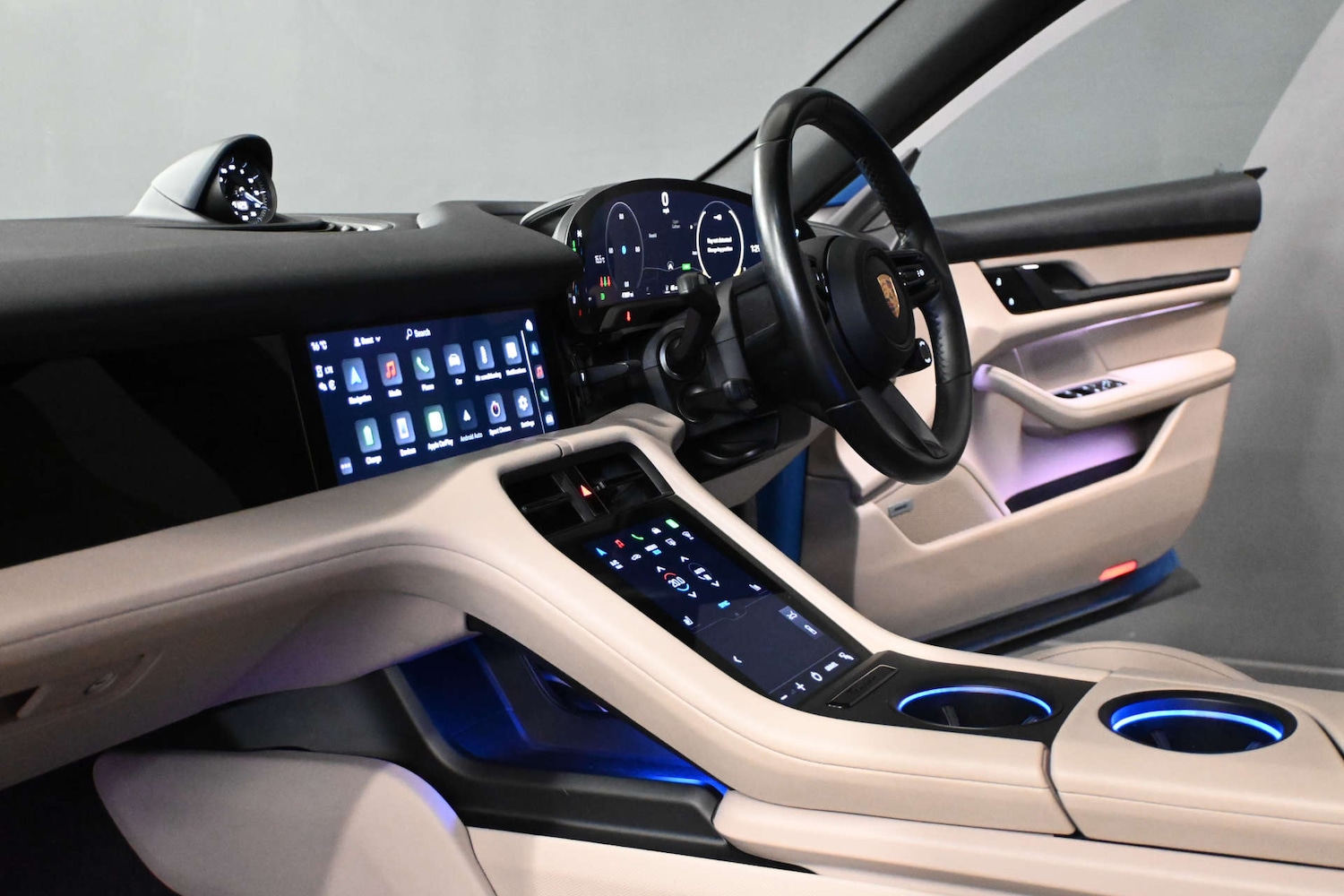 Used Porsche Taycan 2021 for sale - 76896365: Photo 11