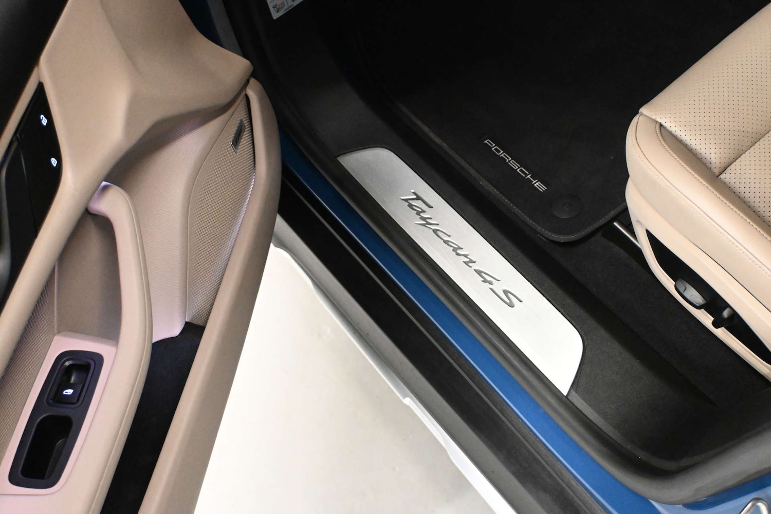 Used Porsche Taycan 2021 for sale - 76896365: Photo 15