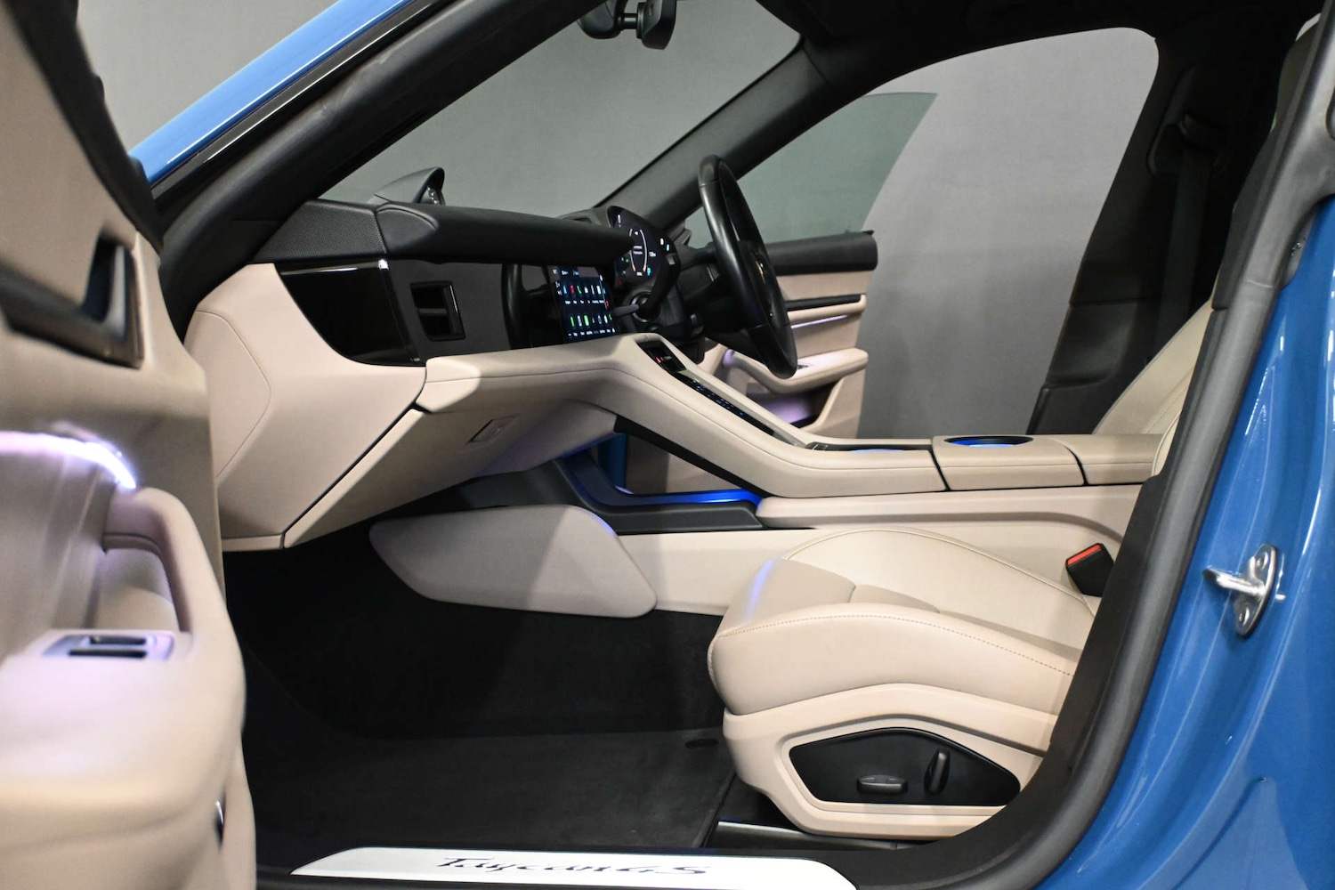 Used Porsche Taycan 2021 for sale - 76896365: Photo 25