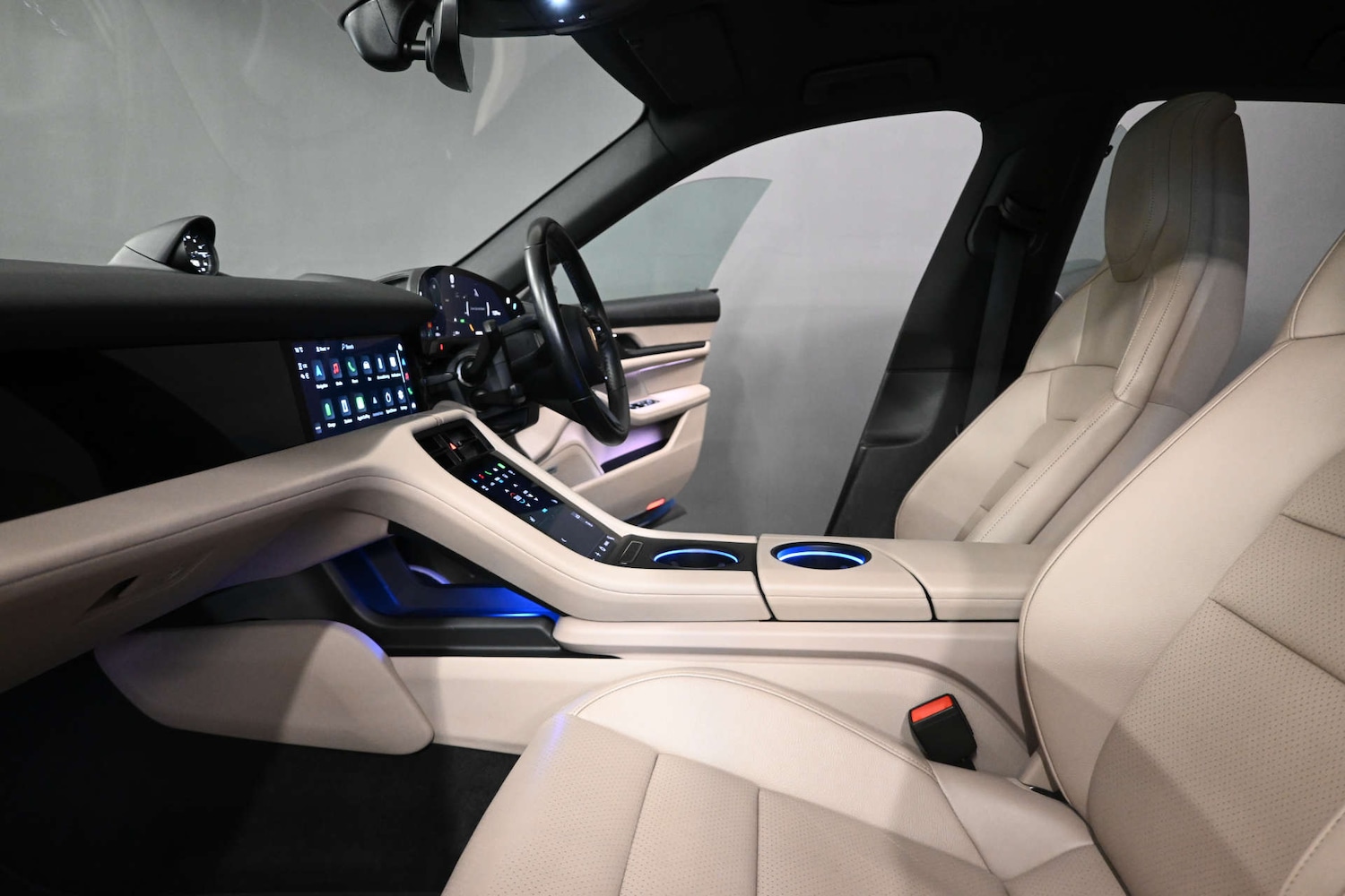 Used Porsche Taycan 2021 for sale - 76896365: Photo 27