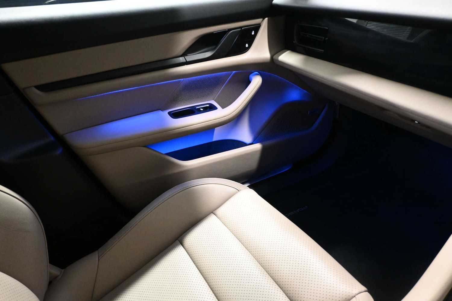 Used Porsche Taycan 2021 for sale - 76896365: Photo 31