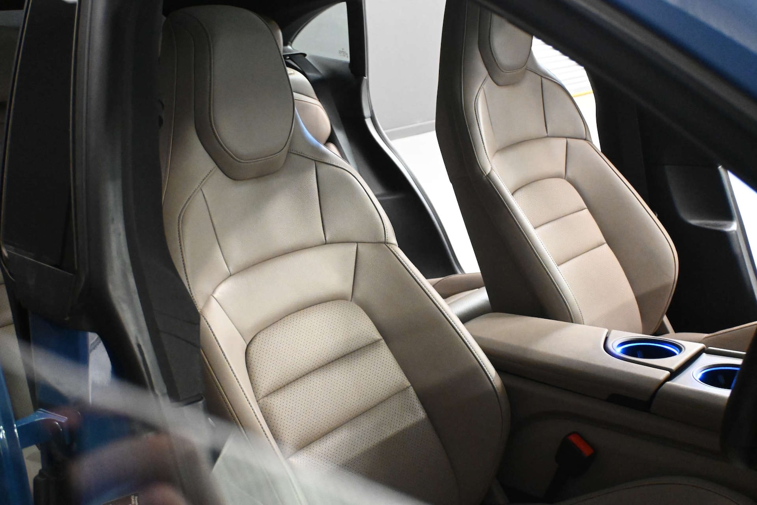 Used Porsche Taycan 2021 for sale - 76896365: Photo 8