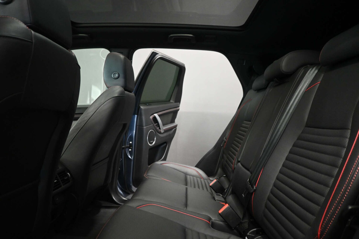 Used Land Rover Discovery Sport 2022 for sale - 77937225: Photo 32