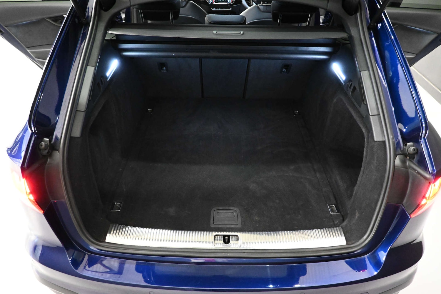 Used Audi A4 2022 for sale - 77022295: Photo 40