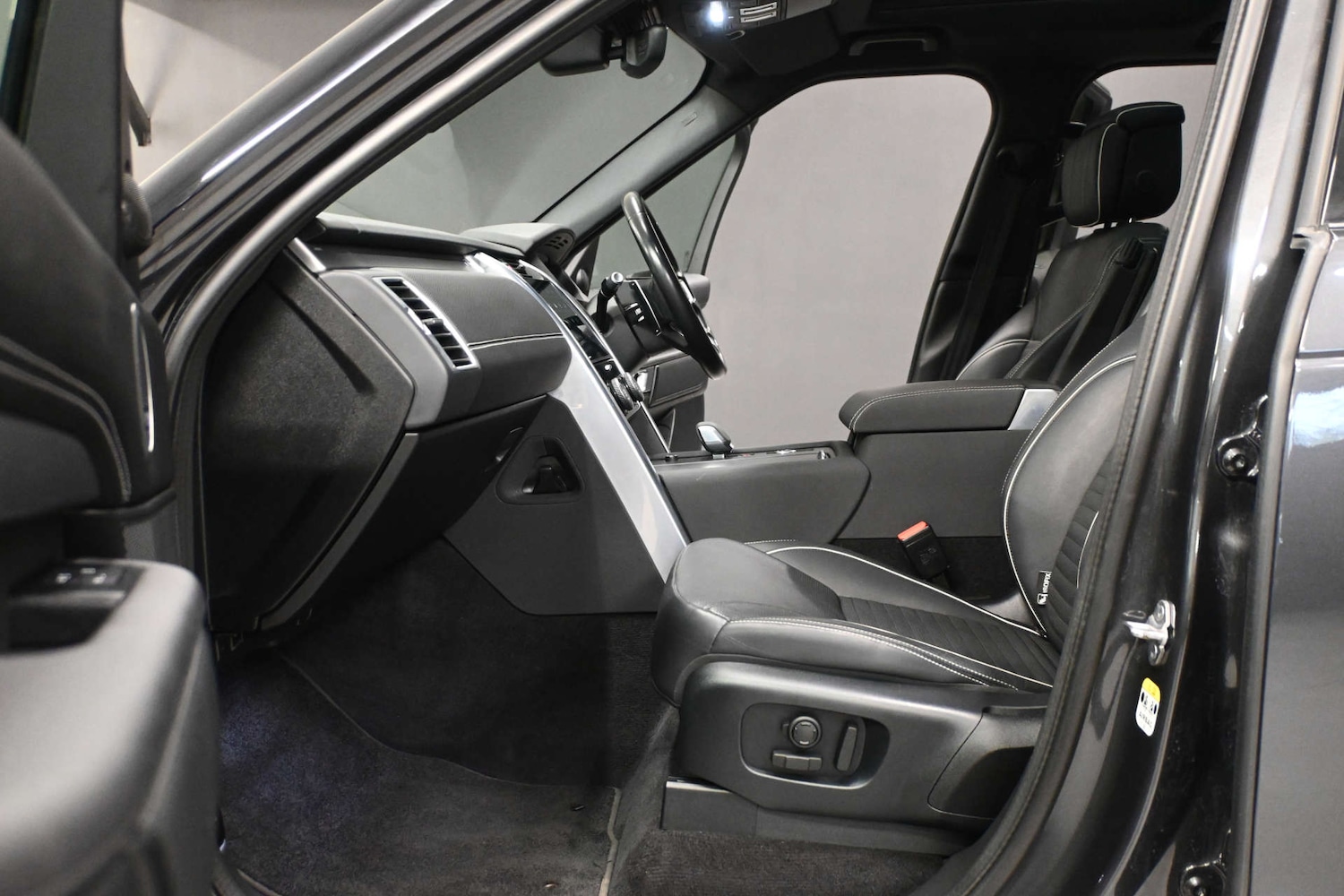 Used Land Rover Discovery 2021 for sale - 77780988: Photo 24