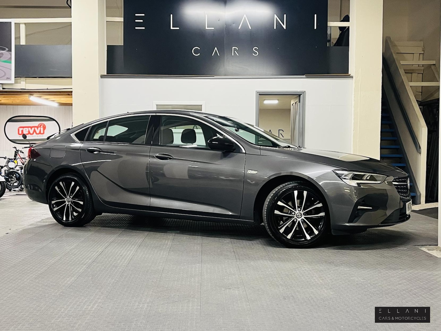 Used Vauxhall Insignia 2022 for sale - 76391535: Photo 1