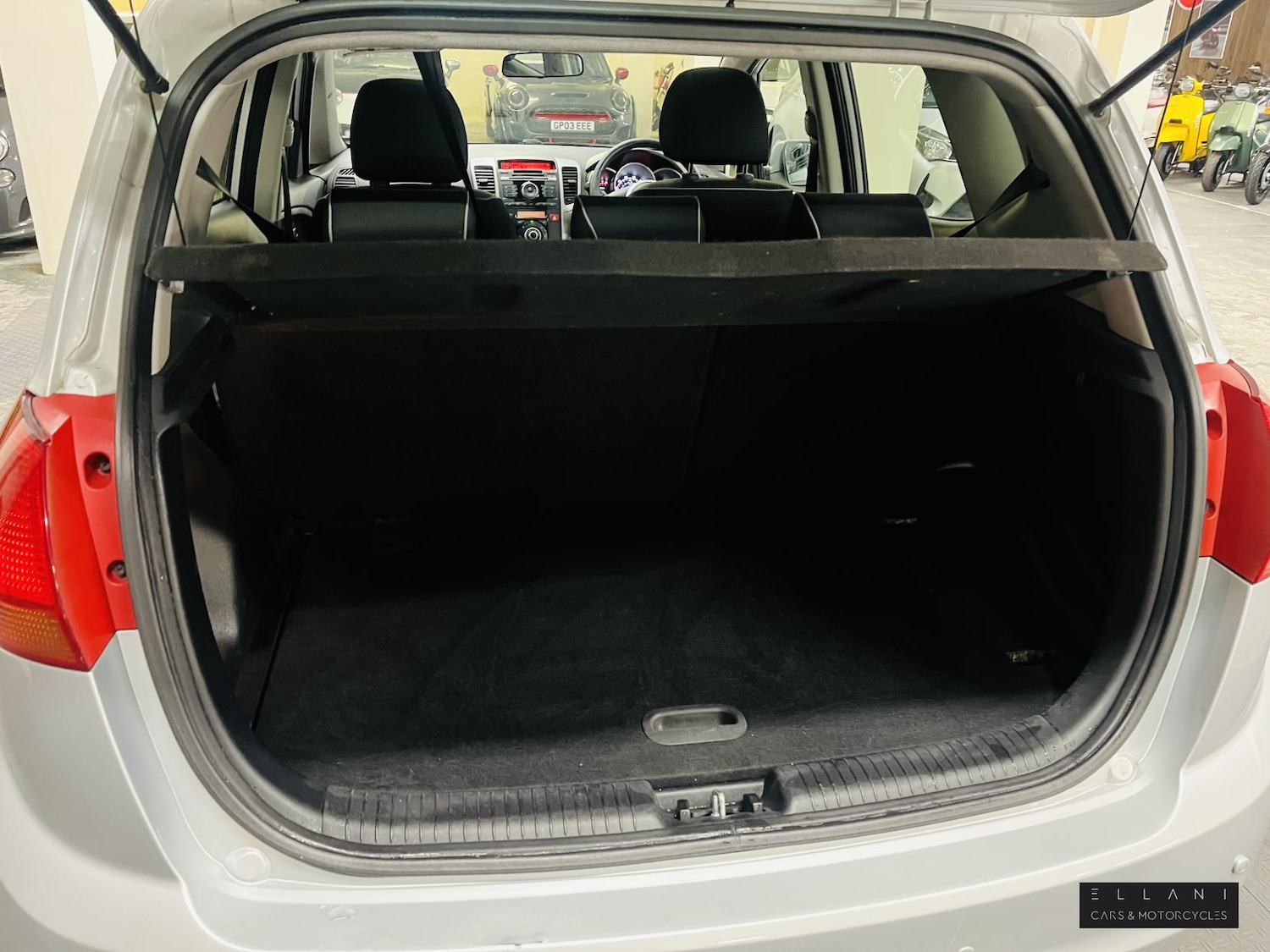 Used Kia Venga 2010 for sale - 77005960: Photo 13